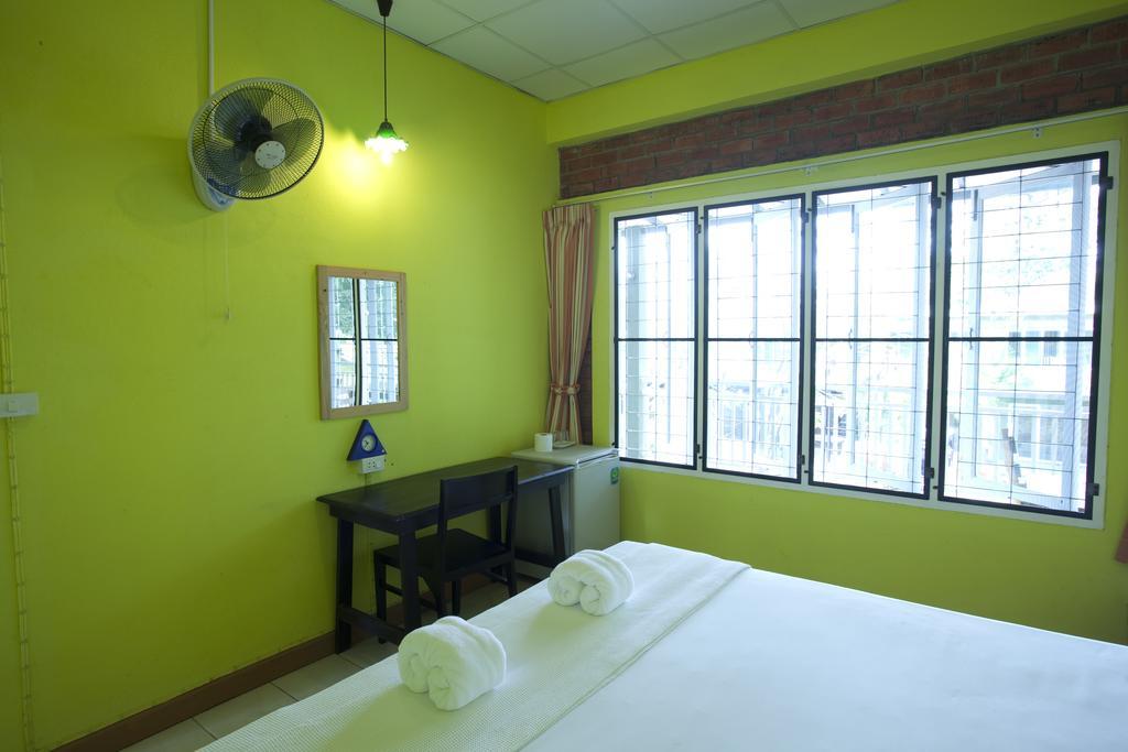 Sunshine Inn Resort Khao Lak Buitenkant foto
