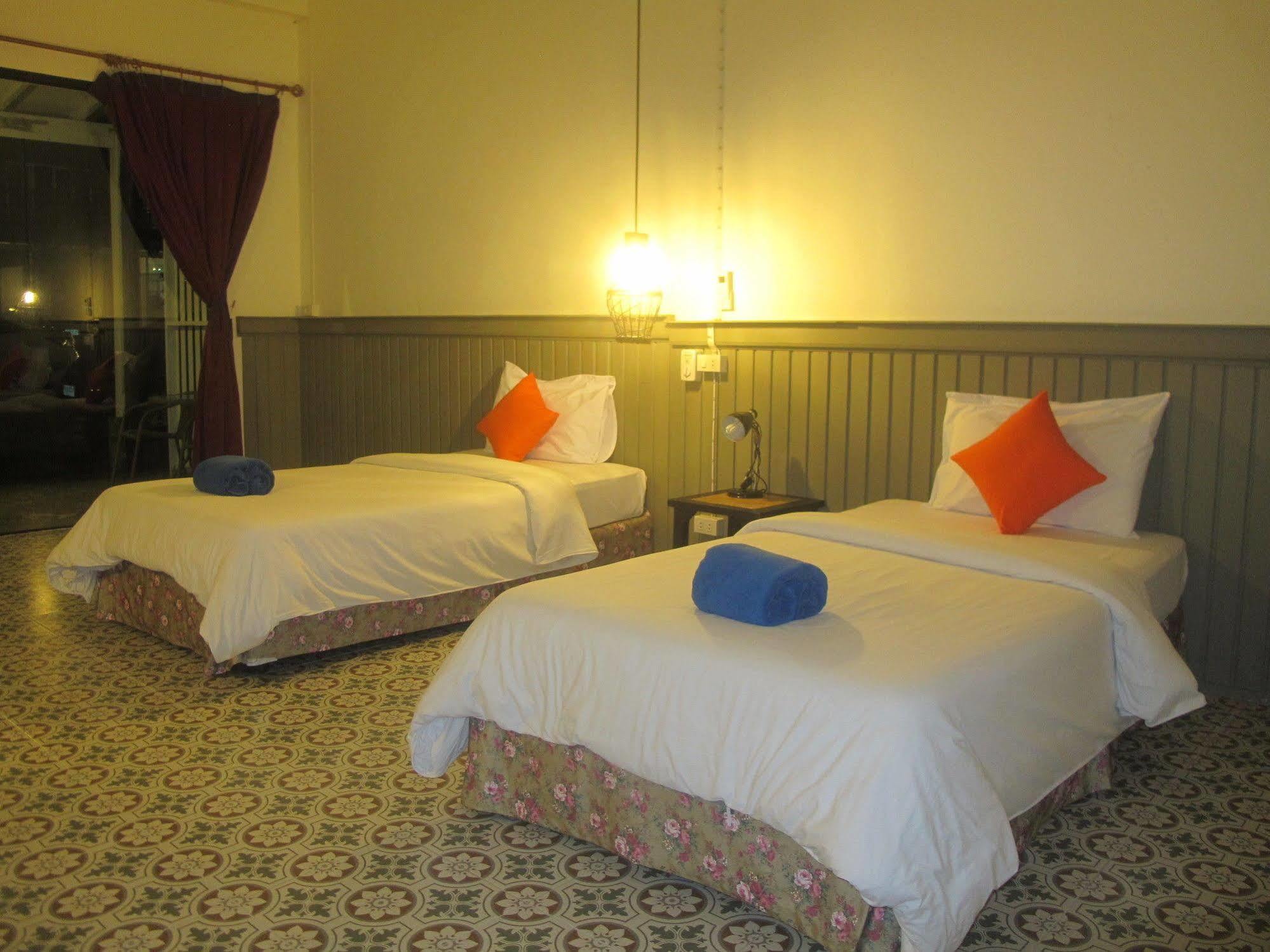 Sunshine Inn Resort Khao Lak Buitenkant foto